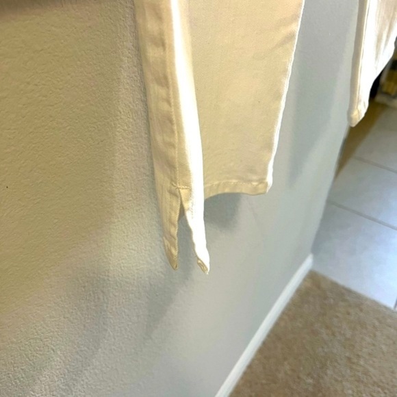 Nine West Women’s White stretch twill Chrystie Capri with slit side hem. Size 14 - Picture 6 of 16